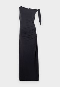 Robe maxi noire sans manches avec un détail de nouage sur une épaule et des fronces latérales sur un fond clair uni.