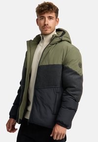 Men's hooded jacket featuring a green and gray color block design, made of polyester, with elastic cuffs and zip closure. Soft texture.