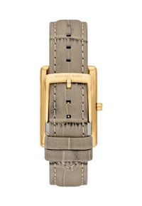 Reloj Michael Kors con una caja rectangular en tono dorado, correa de cuero gris y costuras en contraste. Presenta marcadores de horas minimalistas en negro.