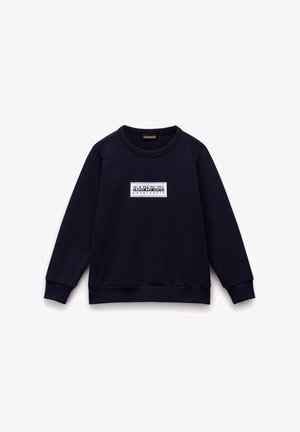 Sweat-shirt bleu marine à manches longues col rond avec poignets et ourlet côtelés, comportant un écusson logo rectangulaire blanc indiquant "NAPAPIJRI geographic" sur la poitrine.