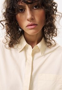 FRNCH CALANTHA - Overhemdblouse - creme