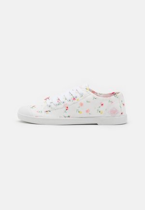BASIC  - Sapatilhas - tila white