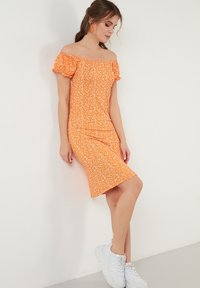 LELA REGULAR FIT - Rochie tip creion - orange