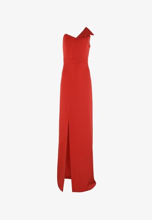Czerwona, bezrękawna suknia o strukturalnym, asymetrycznym kroju na jedno ramię, z wysokim rozcięciem na udzie i gładkiego materiału. Ozdobiona złożonym kołnierzem.