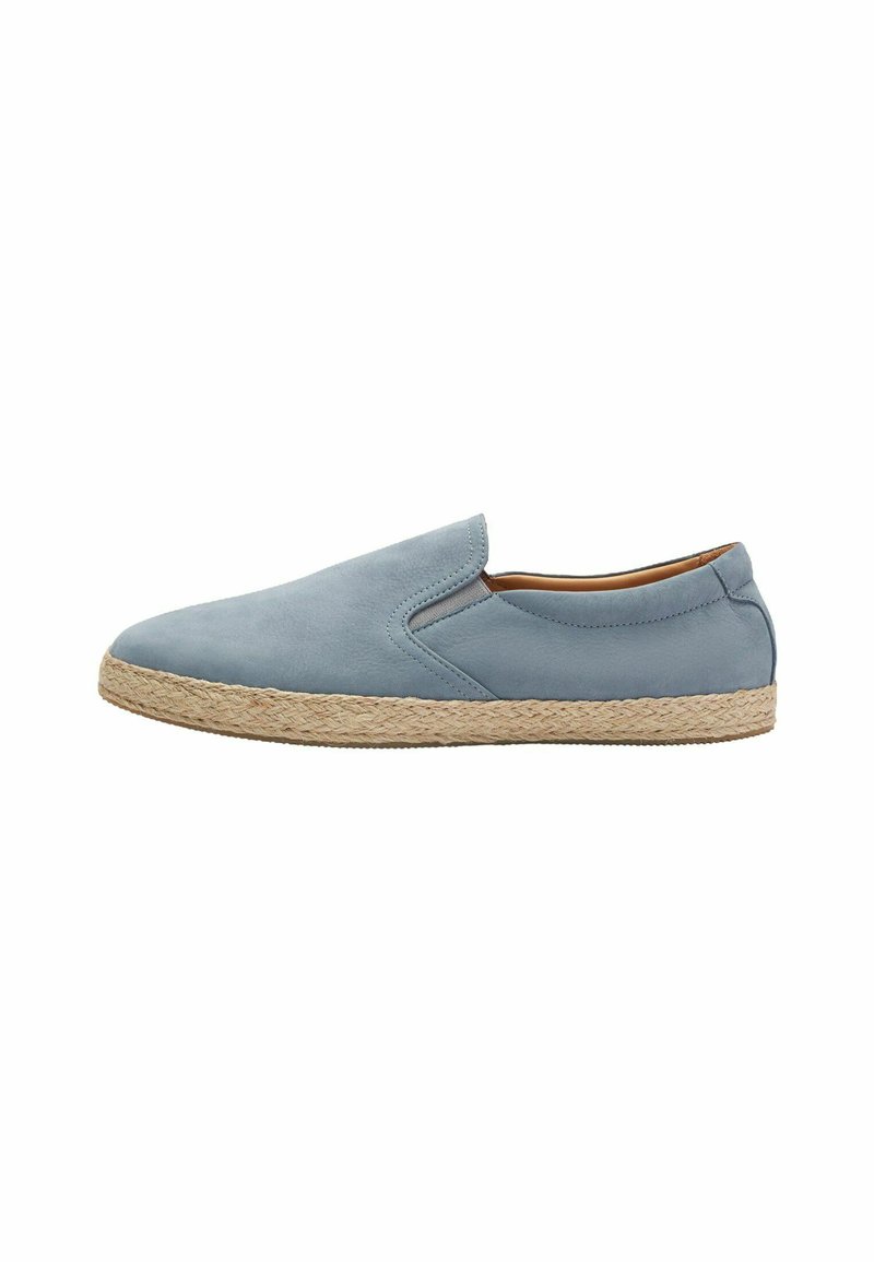 Plave suède slip-on cipele s elastičnim bočnim panelima i tkanim jutenim potplatima. Imaju glatku teksturu i dizajn s okruglim nožnim prstima.