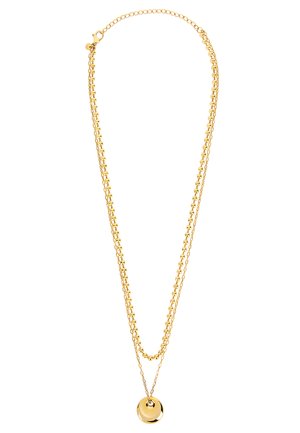 Goudkleurige dubbele ketting met een ronde hanger, voorzien van een gladde afwerking en afwisselende ovale en sferische schakels.