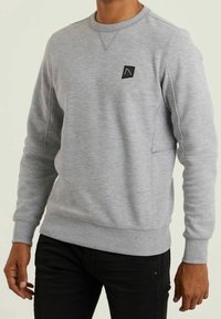 CHASIN' Sudadera - grey