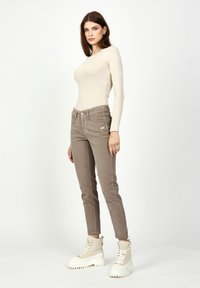 Gang 94AMELIE - Stoffhose - light taupe