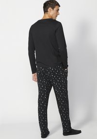 Koroshi SET - Pidžaamakomplekt - black