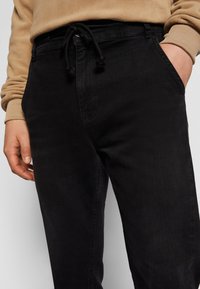 2Y Premium Vaqueros boyfriend - black