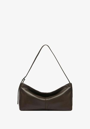 Ciemnobrązowa skórzana torba na ramię z pojedynczym paskiem i subtelnym pionowym przeszyciem na środku przedniej części.