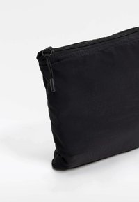 Thumbnail Image 5