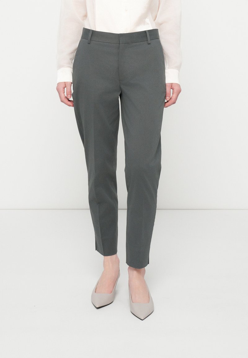 closed Broek groen closed Broek groen