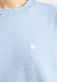 Carhartt WIP CASEY - Sudadera - frosted blue/silver