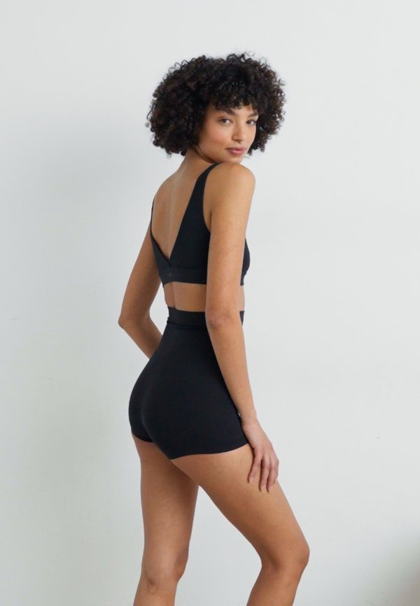 TRIUMPH SOFT SCULPT BANDEAU SHORT 2 PACK - Shapewear3