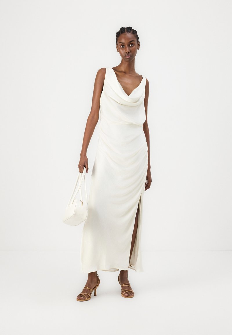 sheath dress maxi Lorde Embellished Crepe Maxi Dress / Black | MESHKI