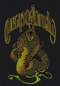 Uno sfondo nero presenta un grande serpente giallo-verde con un motivo dettagliato delle squame e la bocca aperta, accompagnato da un testo stilizzato sopra.