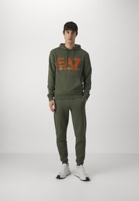 EA7 Emporio Armani Felpa con cappuccio - verde scuro
