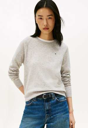 - Sweter