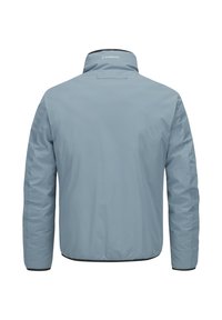 Helleblaue, isolierte Jacke mit hohem Kragen, langen Ärmeln und schwarzem Saum. Glatte Textur mit minimalen Designelementen.