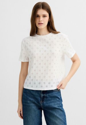 INSIDE, CAMISETA CALADA BORDADO SUIZO - Camiseta estampada - blanco
