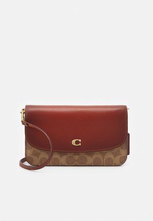 SIGNATURE HAYDEN CROSSBODY - Taška s příčným popruhem - tan/rust