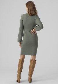 Vero Moda VMRAINA ABOVE KNEE - Robe pull - laurel wreath