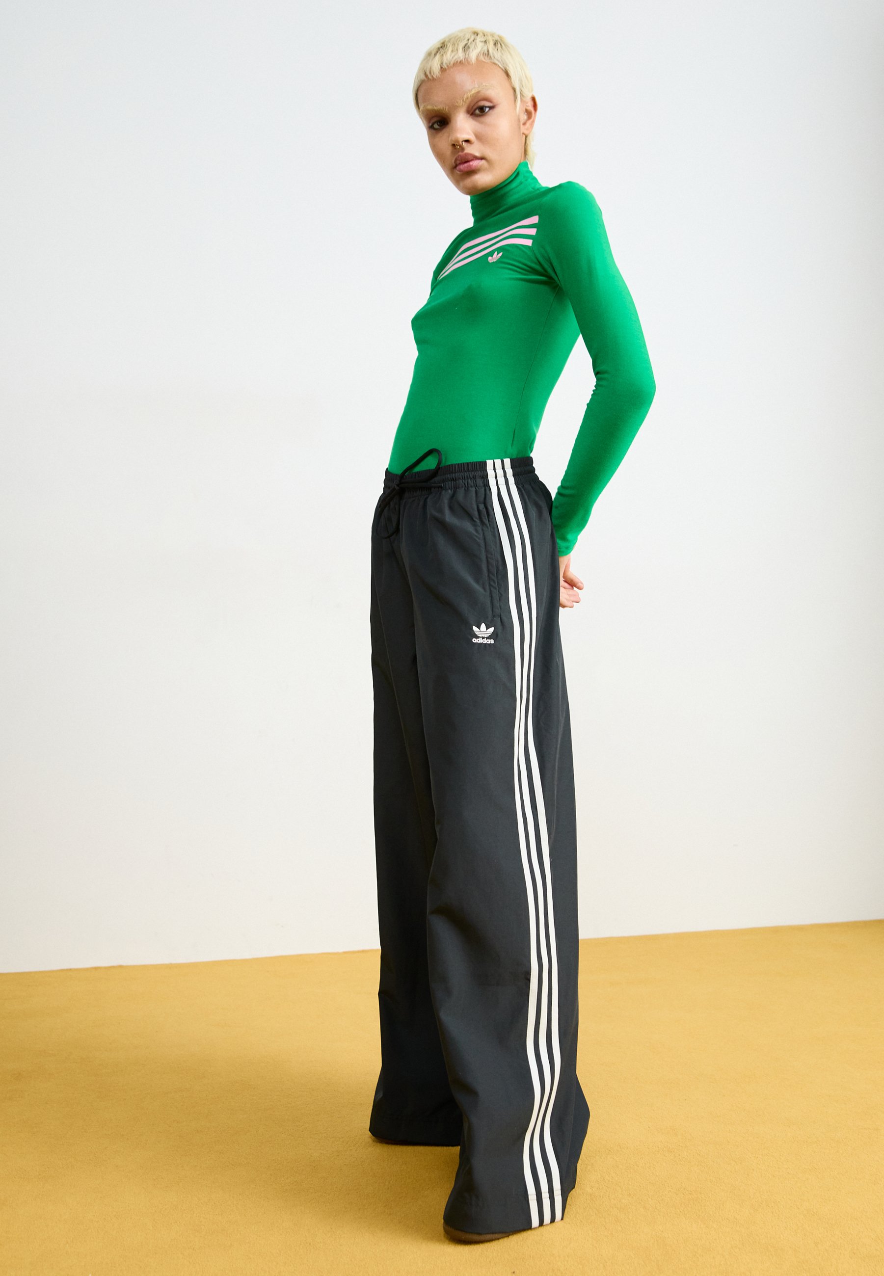 adidas Originals ADILENIUM SEASONAL 3 OVERSIZED WIDE TRACK