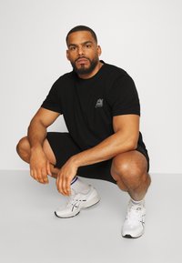 Jack & Jones JPSTSHARK - Shorts - black