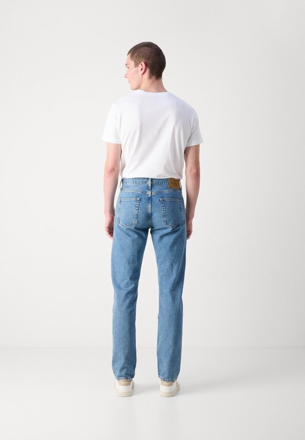 STANDARD - Straight leg jeans - denim medium4