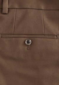 Next REGULAR FIT - Hlače - brown