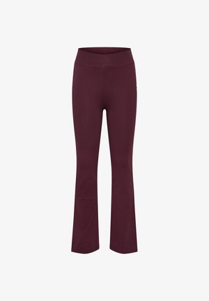 Burgunderfarbene ausgestellte Yogahosen aus weichem, dehnbarem Stoff mit einem elastischen Bund. Sie haben eine glatte Textur und keine sichtbaren Muster.