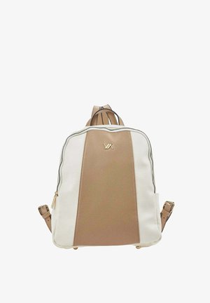 Zaino con ampio pannello centrale beige e lati bianchi, dotato di zip dorata, spallacci regolabili e piccolo logo dorato sul davanti.