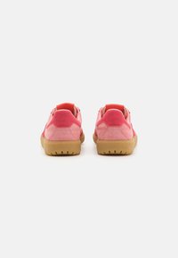 adidas Originals BRMD - Sapatilhas - semi pink spark/preloved scarlet