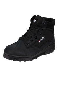 Stivali alti neri in pelle scamosciata e mesh, con design allacciato e suola in gomma con motivi di grip. Logo Fila sul lato.