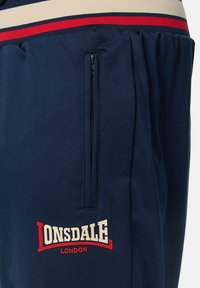 POOLEWE - Dressikomplekt - navy red sand