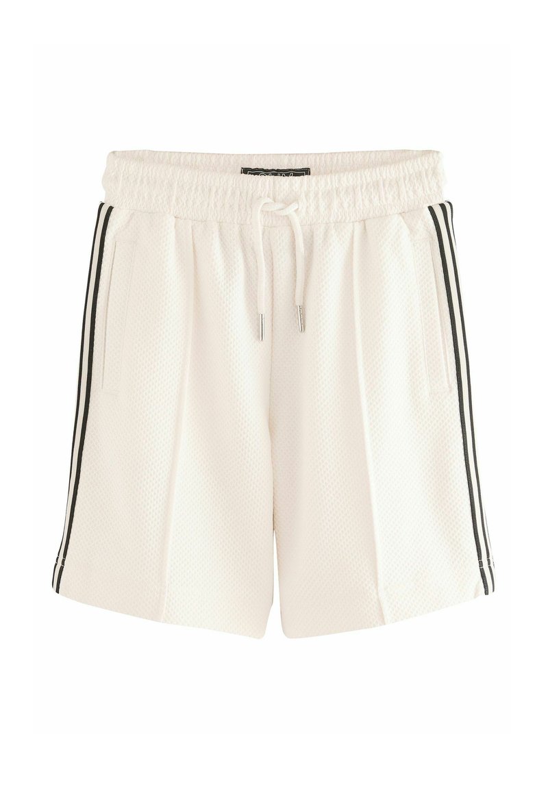 Hvide herre træningsshorts med struktureret stof, elastisk talje, snøre, sidelommer og sorte side striber.