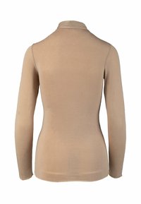 Maglietta a maniche lunghe in tessuto beige chiaro, caratterizzata da un colletto alto e design aderente, texture liscia e senza motivi o accessori visibili.