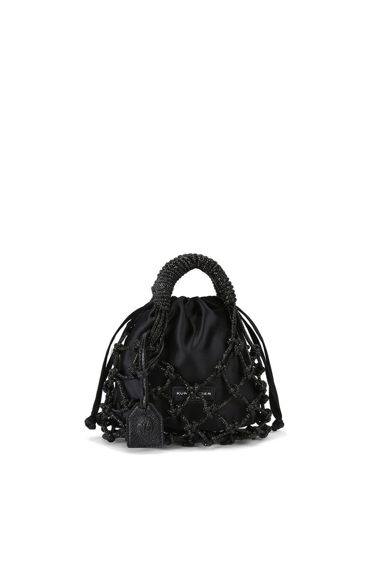 Borsa nera in satin con texture intrecciata, dotata di chiusura a coulisse, manici con perline e un'etichetta brandizzata. Design compatto e strutturato.