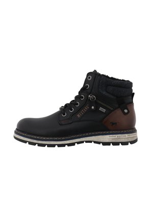 Zwarte en bruine hoge Mustang veterboot met ritsdetail, gevoerde enkelsluiting en een gestructureerde zool.
