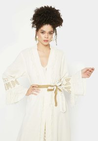 Thumbnail Image 4