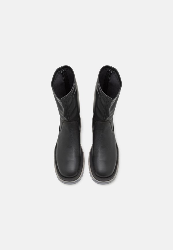 CPH1006 - Platform boots3