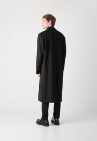 HUGO MENCI - Κλασικό παλτό - open miscellaneous