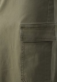 ONLY Pouzdrová sukně - khaki