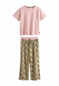 Rausvos spalvos trumpomis rankovėmis medvilninė palaidinė, derinama su plačiomis platėjusiomis kelnėmis žaliai smėlio spalvų raštuotos, su įvairiaspalviais rombų formos motyvais.