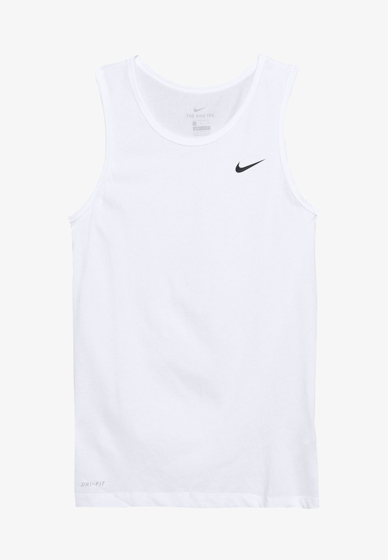 Bílý bezramínkový top vyrobený z prodyšné látky s černým logem Nike na levé horní straně a textem "DRI-FIT" poblíž spodního okraje.