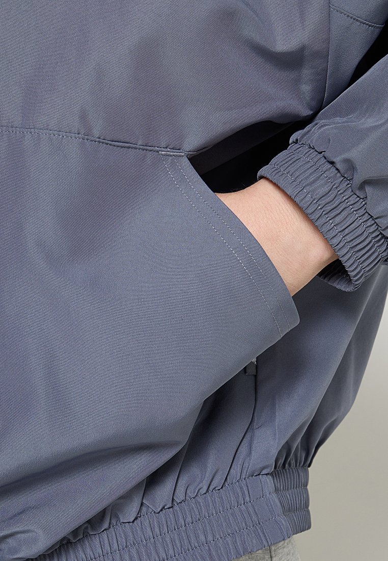 Leichte Jacke