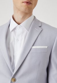 Isaac Dewhirst THE FASHION SUIT SET - Completo - lilac