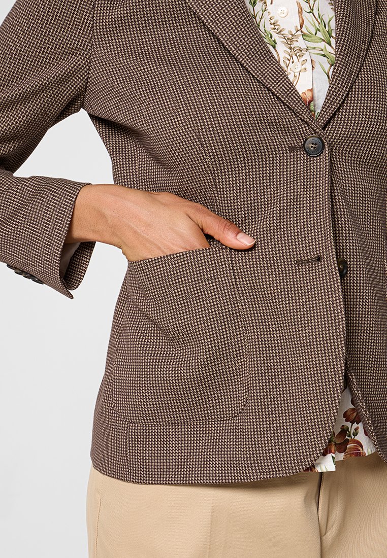 SLIM FIT