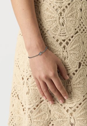 HEART DAGGER FINE CHAIN CHARM BRACELET - Narukvica - silver-coloured